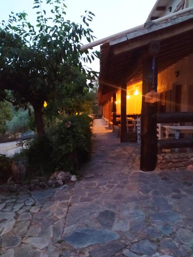 Chorros Del Rio Mundo Bed & Breakfast Riopar Exterior photo